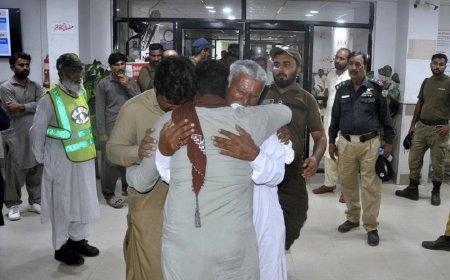 Amarira niyose ku babyeyi babo! Abantu bitwaje intwaro karabutaka bishe abapolisi 11