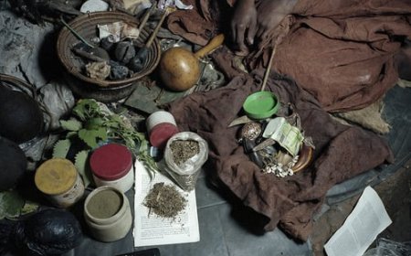 Umuvuzi gakondo akurikiranyweho kwica abantu ndetse no kubahamba ari bazima no kubatwika