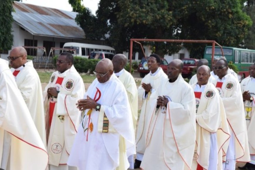 Tanzania: Padiri yageze mu rukiko asanga aregwa ibyaha 178 asanga harimo nicyo kuba ayobora umutwe w'amabandi