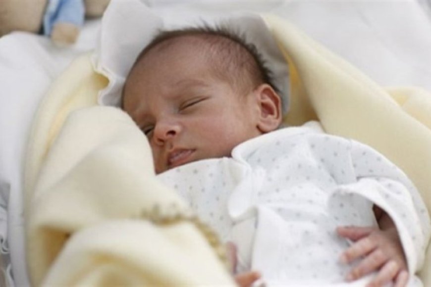 Umugore Ari mugahinda n'amarira menshi; arashinja abapolisi batatu kumwiba uruhinja