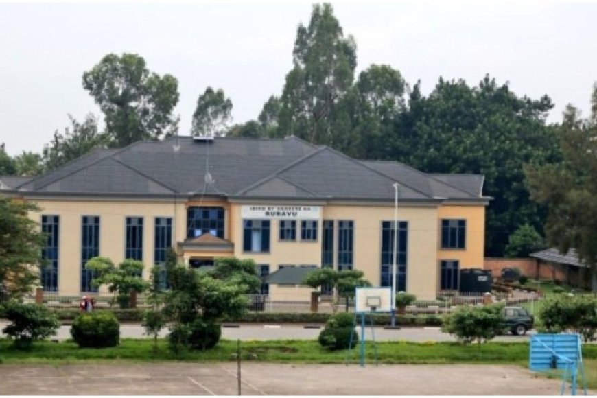 Rubavu: Bamwe mu baturage   bashatse gukubita gitifu w’umurenge izakabwana bari gukurikiranwana RIB