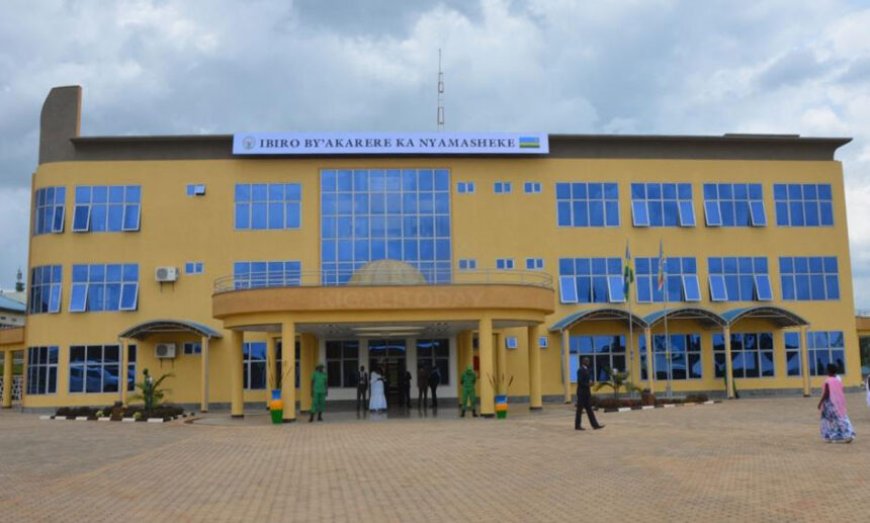 Byagenze gute ngo ba Gitifu 4 b’Imirenge basezere akazi muri Nyamasheke