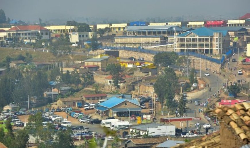 Ruhango: Umunyonzi yasanzwe amanitse mu giti