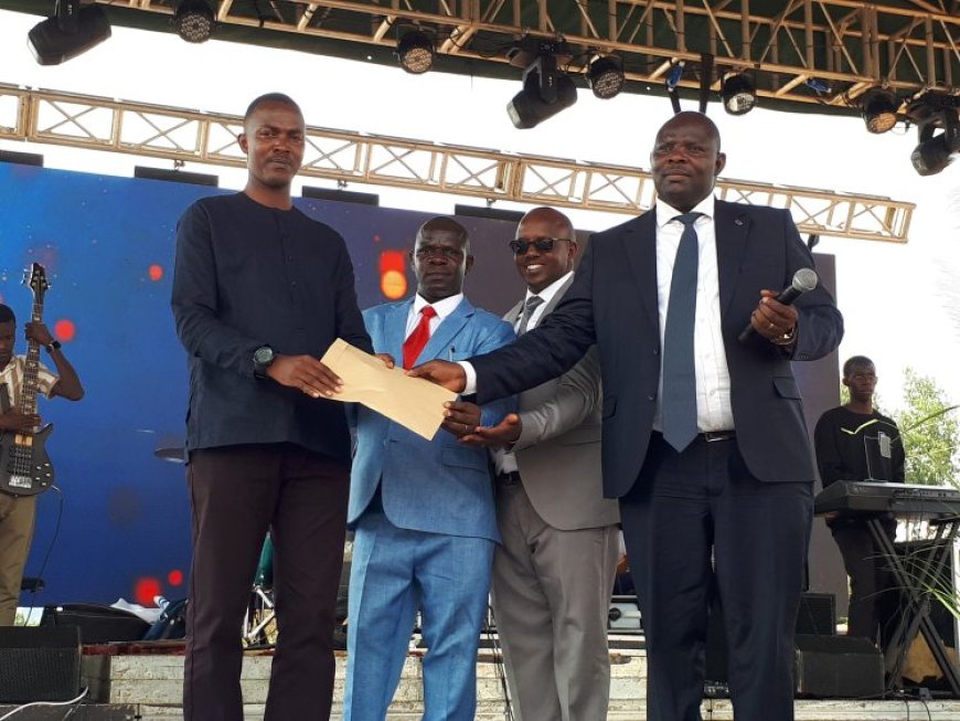 Kayonza: Ubuyobozi bukuru bw'itorero ADEPR bwatanze Mituweli 600 kubaturage batishoboye