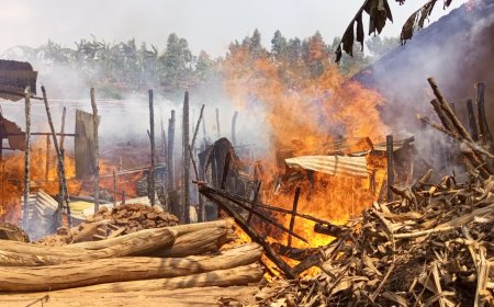 Nyamasheke: Umusore n'umukobwa bari bagiye gusezerana bari kurira ayo kwakira nyuma y’uko inzu yabo yafashwe n’inkongi y’umuriro ibyo bari batunze mu rugo byose bigakongoka