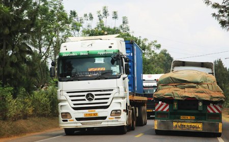 Umunyarwanda utwara amakamyo afungiye muri Uganda