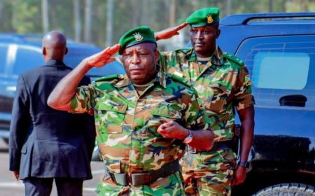 Perezida Evariste Ndayishimiye yahuriye mu nama ya rwihishwa na bamwe mu bajenerali bakomeye mu gisirikare cy’u Burundi