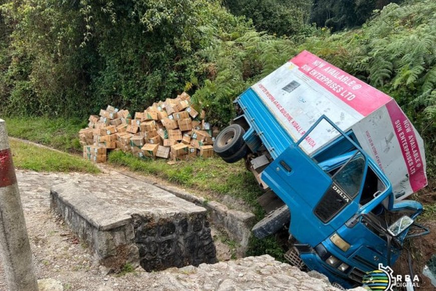 Imodoka yari itwaye ibikoresho byo kwa muganga yakoze impanuka muri Nyungwe