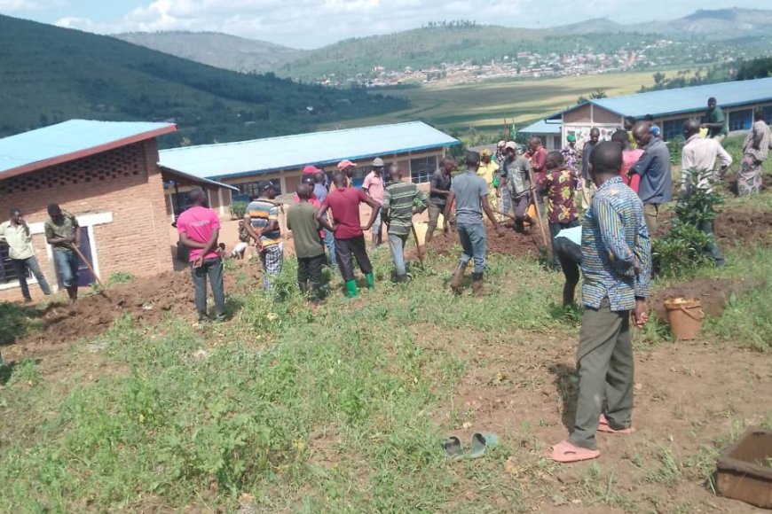 Gatsibo: Ababyeyi batewe impungenge zo kubura aho bajyana abana babo kwiga kubera ko amashuri ari kure cyane