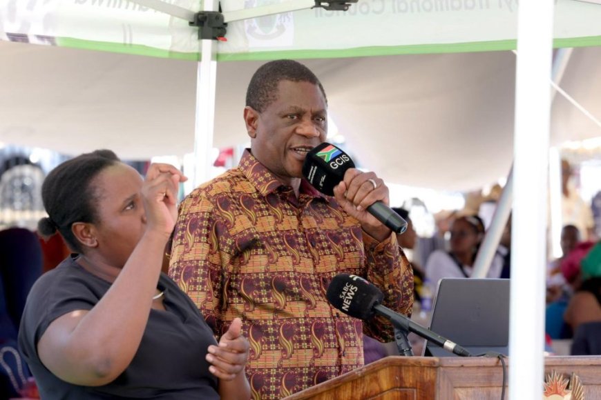 Visi Perezida wa Afurika y’Epfo Mashatile yarabye yitura hasi ubwo yavugaga ijambo