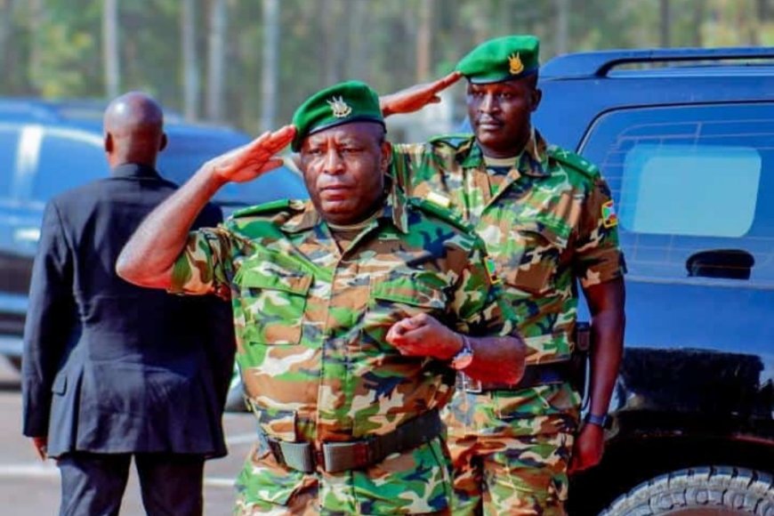 Perezida Evariste Ndayishimiye yahuriye mu nama ya rwihishwa na bamwe mu bajenerali bakomeye mu gisirikare cy’u Burundi