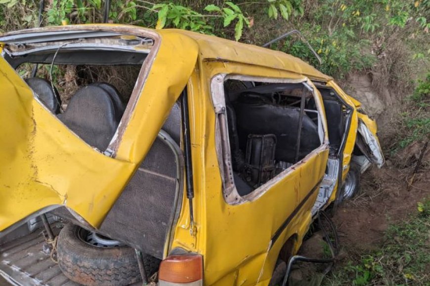 Nyamasheke: Habaye impanuka ikomeye y’imodoka itwara abanyeshuri babiri muri bo bitaba Imana abandi barakomereka