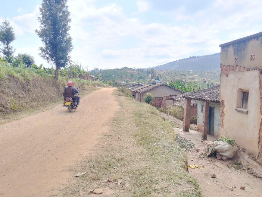 Gisagara: Babangamiwe no gukora urugendo rw’amasaha arenga abiri bajya gushaka umuriro