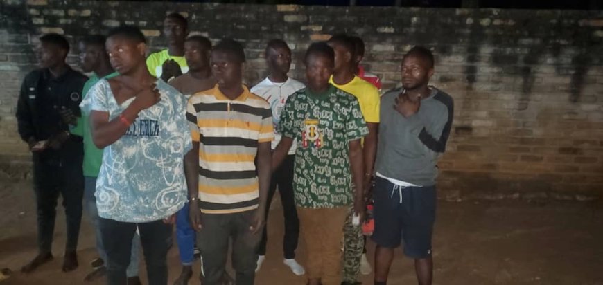 Muhanga: Abantu 12 biganjemo urubyiruko bakekwaho kwitwikira ijoro bakambura abaturage ibyabo batawe muri yombi