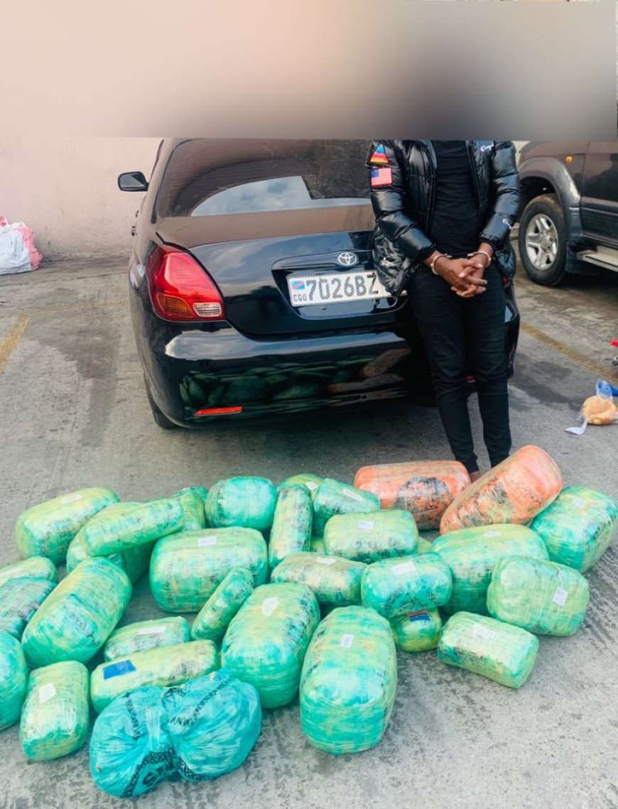 Rubavu: Polisi y’u Rwanda  yafashe umugabo w'imyaka 43 y’amavuko wari utwaye mu modoka imifuka 40 y’urumogi