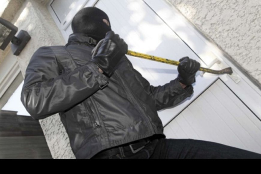 Polisi iri guhigisha uruhindu abajura bishe umuzamu w'urusengero bakiba n'amaturo