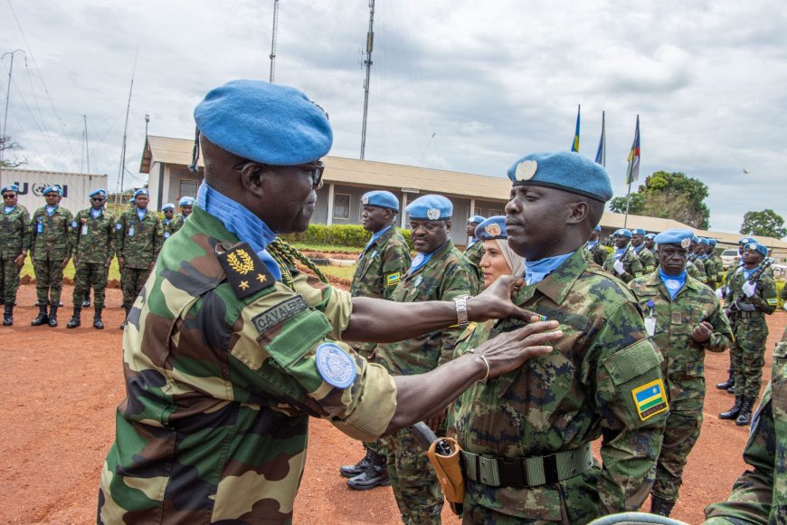 Ingabo z’u Rwanda zambitswe imidali zishimirwa ubwitange bwazo mu kugarura amahoro