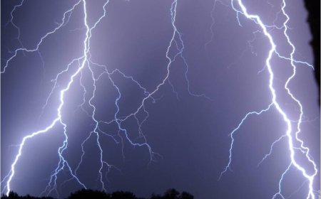 Abantu 14 bari mu masengesho bakubishwe n’inkuba barapfa abandi 34 barikumwe nabo bakomeretse