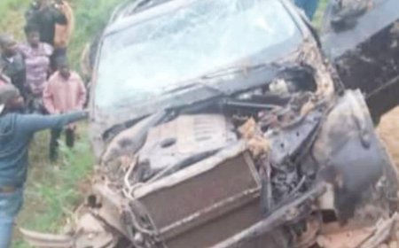 Gicumbi: Polisi iri guhigisha uruhindu umugabo wakoze impanuka y’imodoka igapfiramo abantu babiri