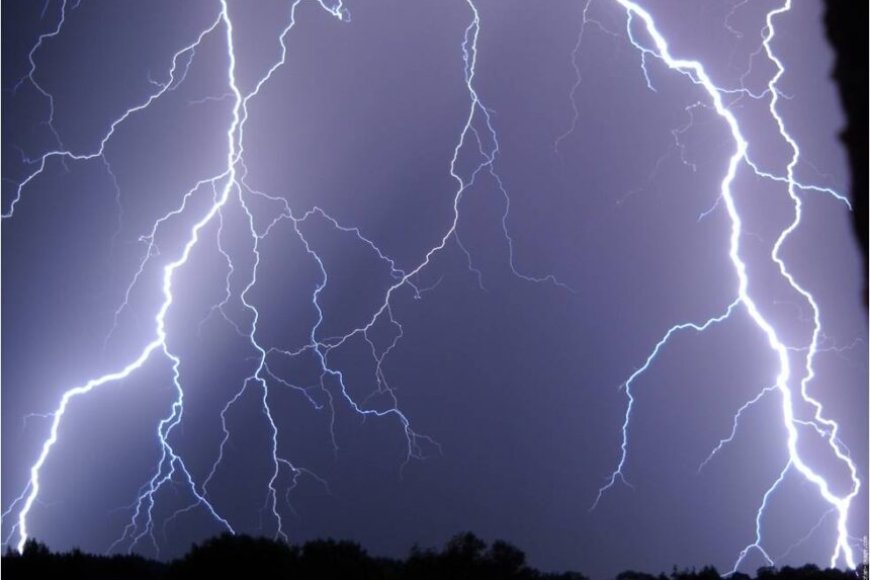 Abantu 14 bari mu masengesho bakubishwe n’inkuba barapfa abandi 34 barikumwe nabo bakomeretse