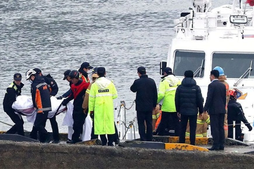 Abantu babiri nibo bapfuye abandi 12 baburirwa irengero mu mpanuka y’ubwato bwarohamye