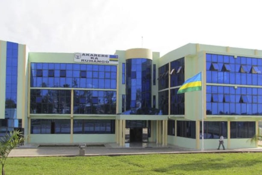 Ruhango: Uwabyaye uruhinja akaruta mu cyobo gifata amazi ari guhigishwa uruhindu