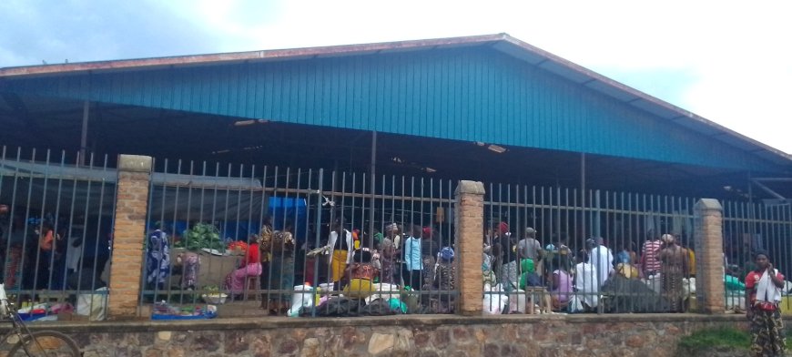 Nyagatare: Abaturage barema isoko rya Rukomo by’umwihariko abahacururiza baratabaza