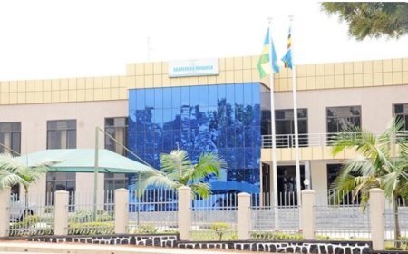 Muhanga: Dore umwarimu uvugwaho gushinja umunyeshuri w’imyaka 9 kumuroga kugeza aho arasabirwa kwimurwa aho yigisha