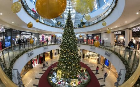 Umushoferi yagongesheje imodoka abantu bane  bari bagiye guhaha ibya noheli mu isoko