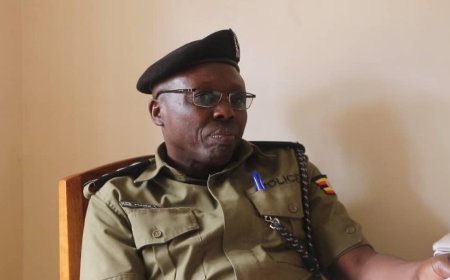 Polisi ya Uganda iri guhigisha uruhindu umusore w'imyaka 19 nyuma yo  kwica se
