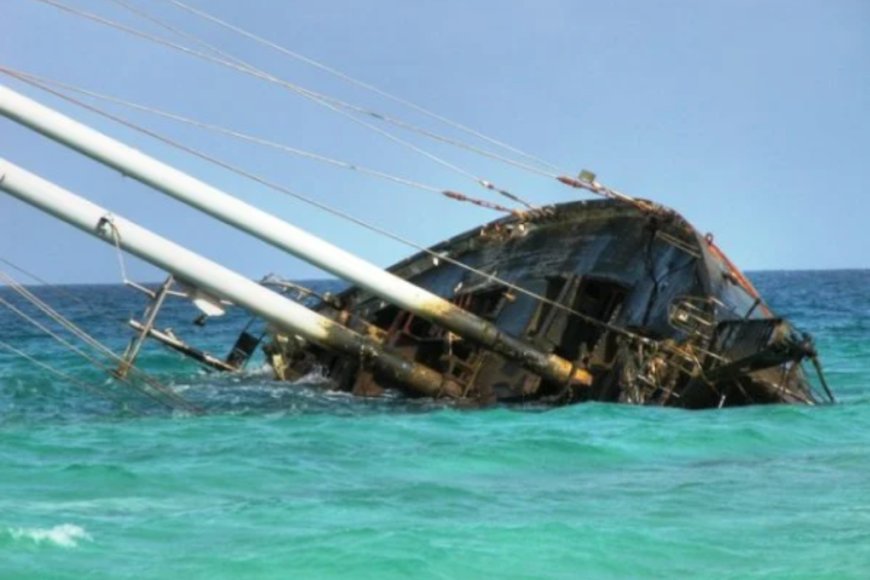 Dore umubare w'Abantu  baburiwe irengero nyuma y’uko ubwato barimo burohamye