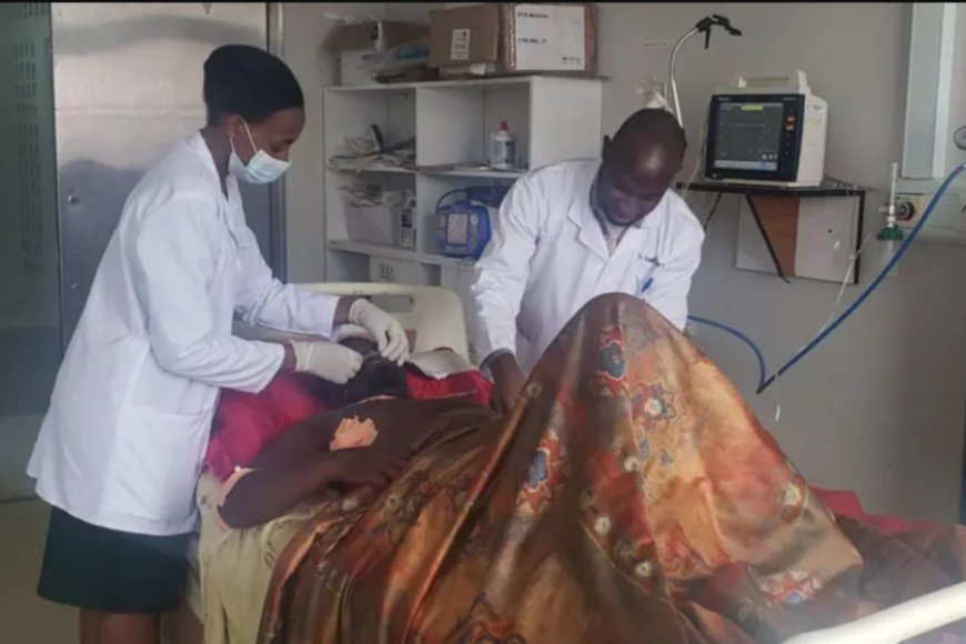 Umufana ufana ikipe ya Arsenal yishwe arashwe arimo kwishimira ko yatsinze Manchester United