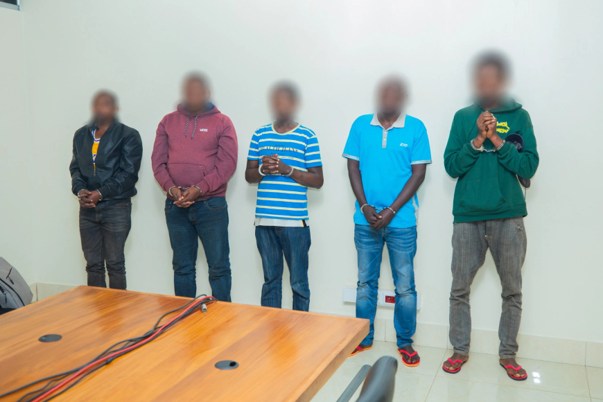 Polisi y’u Rwanda  yerekanye abantu 16 bakurikiranyweho ibyaha birimo kwiba inka zisaga 100 z’abaturage