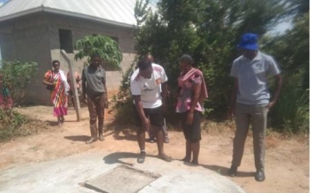 Abajura bagiye kwiba imodoka n'uruhinja bafatwa batararenga umutaru babajugunya mu cyobo cy'umusarani ari bazima