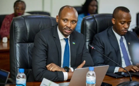 Abajyanama b’ubuzima bagiye guhabwa ubumenyi bwo guhangana n’indwara zidakira zirimo na Kanseri