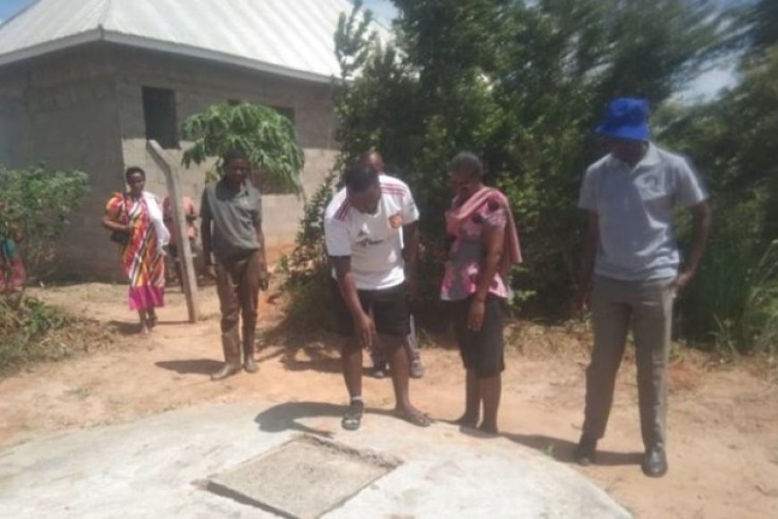 Abajura bagiye kwiba imodoka n'uruhinja bafatwa batararenga umutaru babajugunya mu cyobo cy'umusarani ari bazima