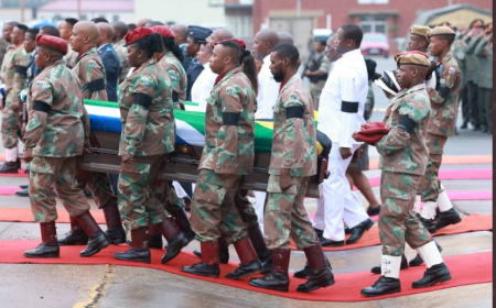 Imibiri y’abasirikare 14 ba Afurika y’Epfo baherutse gupfira mu ntambara yo muri Congo yagejejwe iwabo[AMAFOTO]