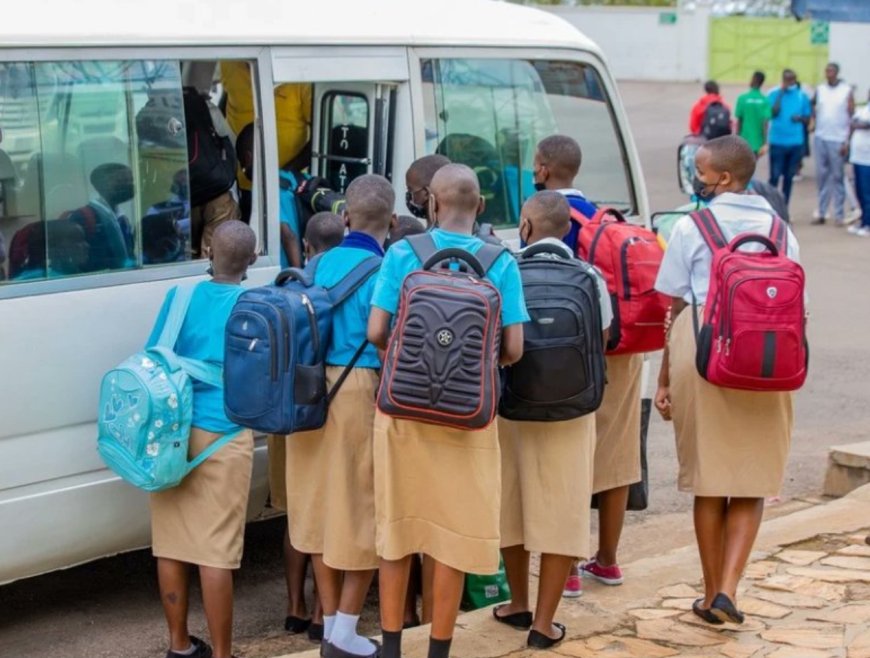 ITANGAZO KU NGENDO Z'ABANYESHURI BIGA BACUMBIKIRWA MU GIHE CYO KUJYA MU BIRUHUKO (IGIHEMBWE CYA 2 UMWAKA W'AMASHURI WA 2024/2025)