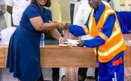 Umugabo yatoraguye amafaranga arenga miliyoni 100 mu kimoteri arayasubiza bamuhemba ubusa