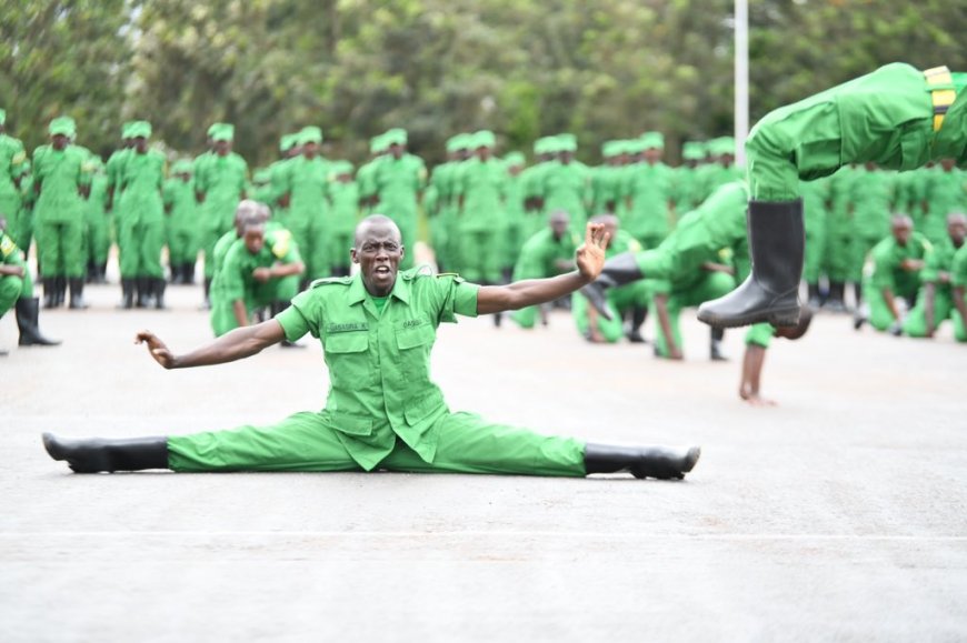 Imyanya 25 y’akazi  mu rwego rwunganira ubuyobozi bw'Akarere mu gucunga umutekano (DASSO bato) - MUHANGA