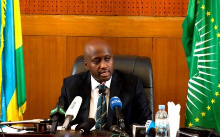 Amagambo avuguruzanya ku masezerano Nduhungirehe yanyomoje Muyaya ku kibazo cya AFC/M23