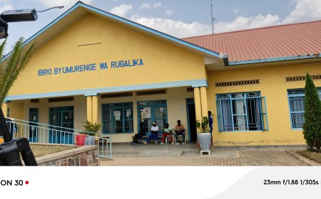 Kamonyi: Abaturage barasaba ko serivisi bahabwa zanozwa