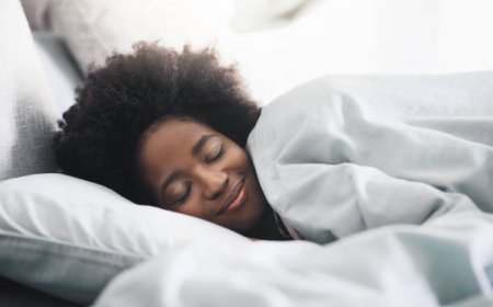 Mu gihe benshi bashakisha imiti cyangwa ibikoresho bihambaye ngo babone ibitotsi, igisubizo  cyabonetse