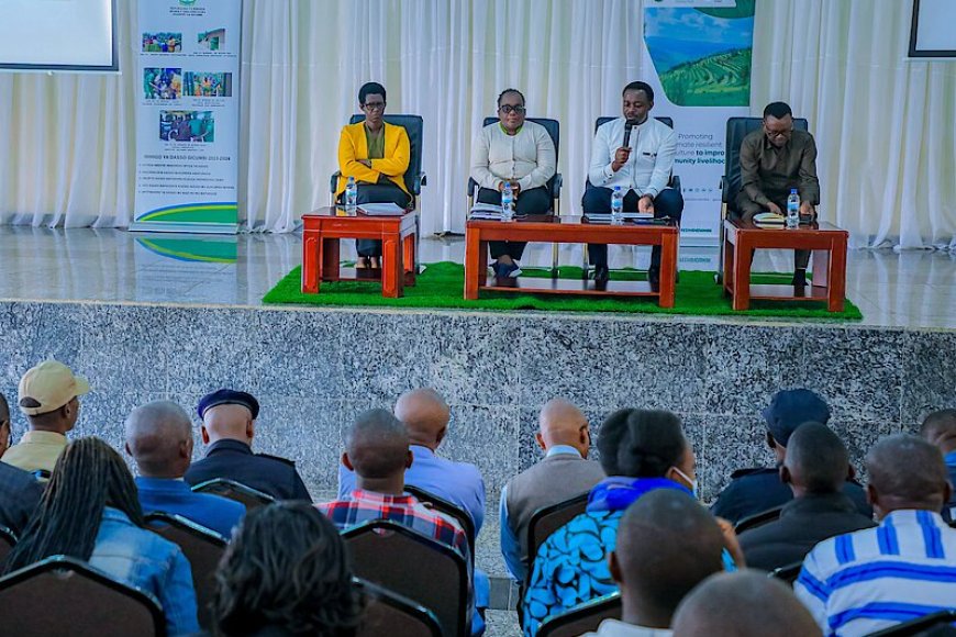 Gicumbi:Abadepite basabye ko ibiganiro by’Ubumwe n’Ubwiyunge byinjizwa mu buzima bwa buri munsi bw’Abanyarwanda