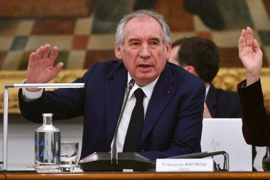 Ministiri w’intebe w’ubufaransa yanenze amasezerano hagati ya EU na America nyuma y’umusoro wa 15% washyiriweho ibicuruzwa bya EU