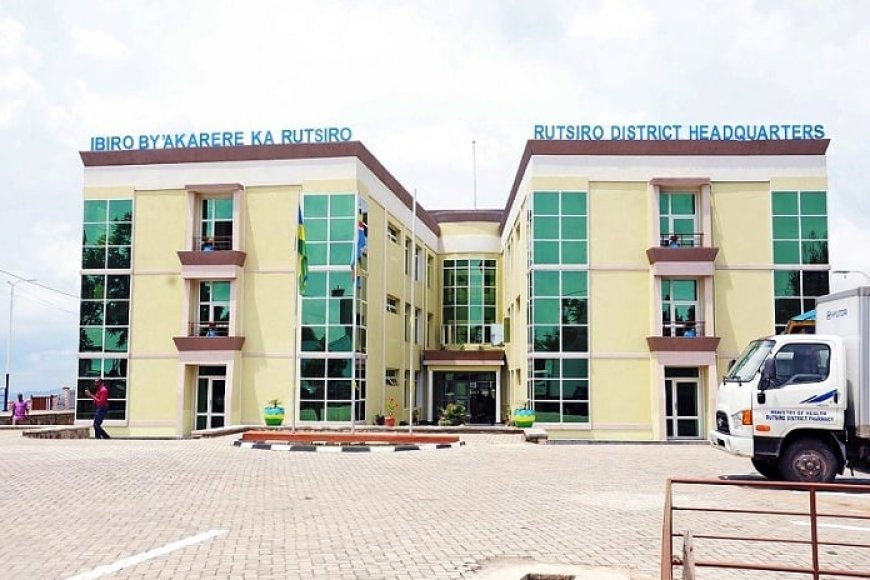 Rutsiro: Habaye impanuka ikomeye umumotari arapfa, umugore we n’umwana wabo barakomereka