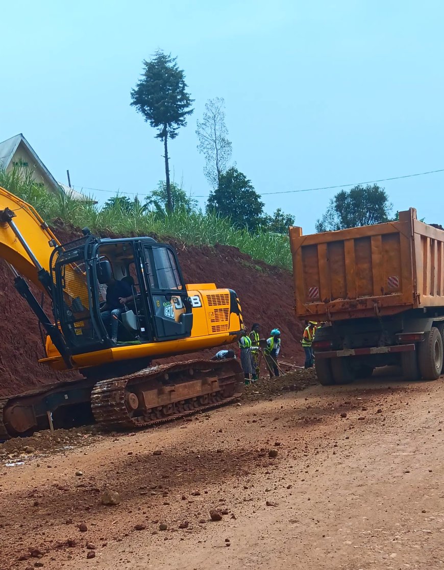 Rusizi: Imirimo yo kubaka umuhanda mushya winjira mu mujyi wa karere ka Rusizi igeze kure ikorwa