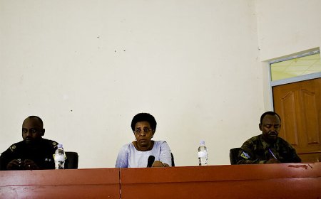 Rulindo: Umuyobozi w'akarere  yasabye abayobozi mu nzego z'ibanze gushyira imbaraga mu irondo mu rwego rwo kurushaho kunoza , umutekano