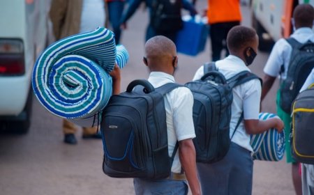 Amashuri y’i Kigali azafunga, abakozi bakorere mu rugo