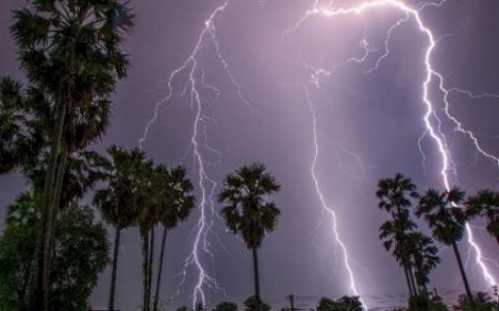 Imvura irimo inkuba n’umuyaga yahitanye abantu 5, yangiza n’ibikorwa remezo